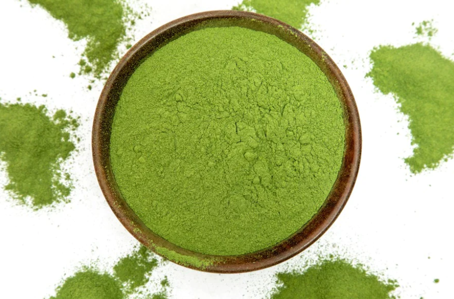 Henna benefits for hair: How to get shiny, rich locks