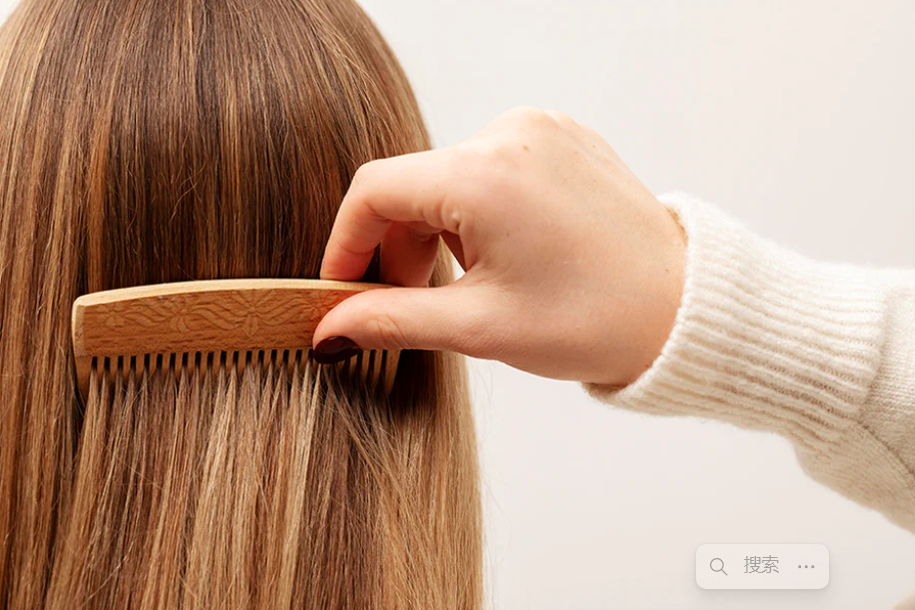 8 Benefits of a Wooden Comb for Hair You Need to Know